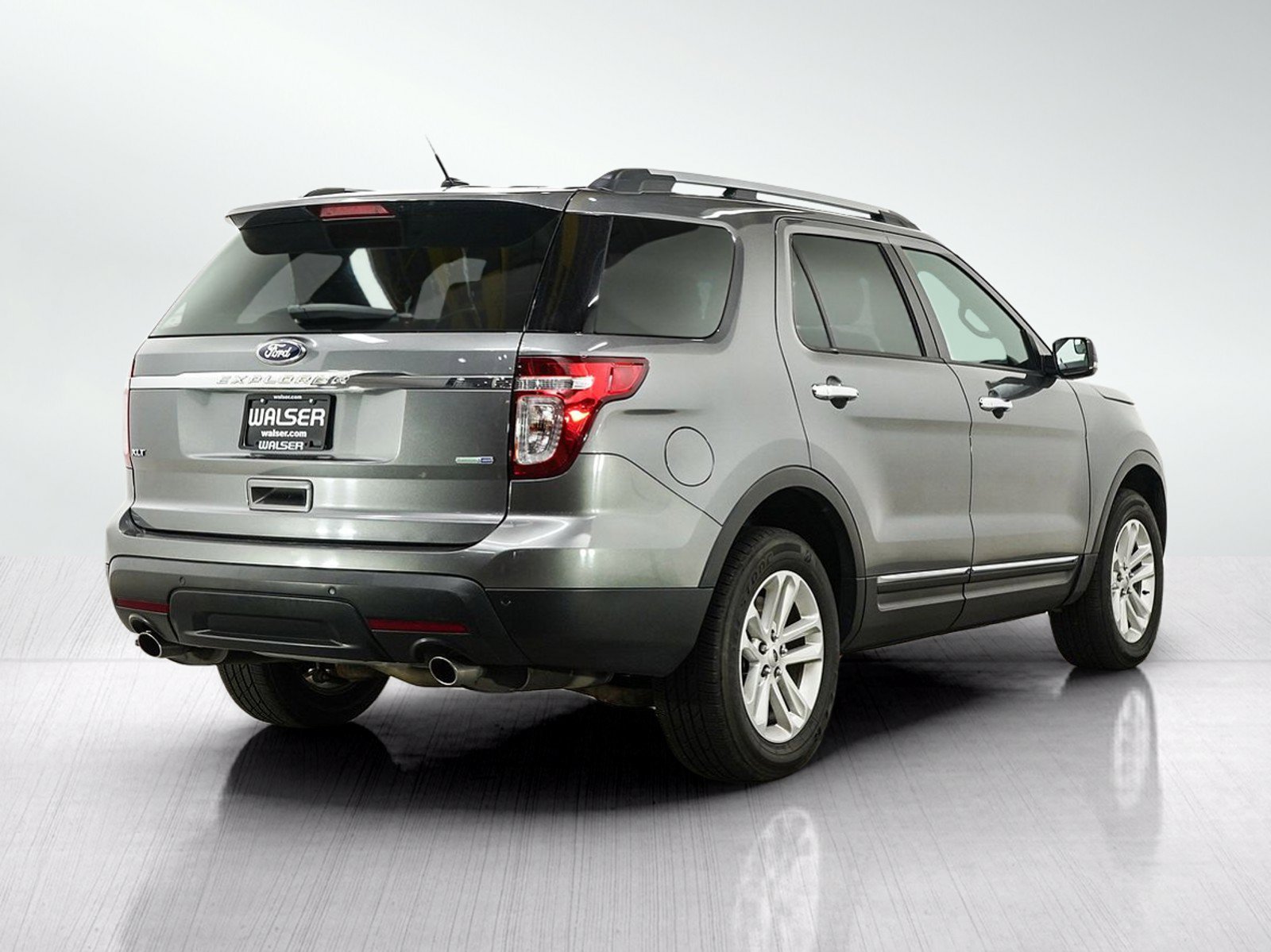 Used 2014 Sterling Gray Metallic Ford 4WD 4dr XLT image 5