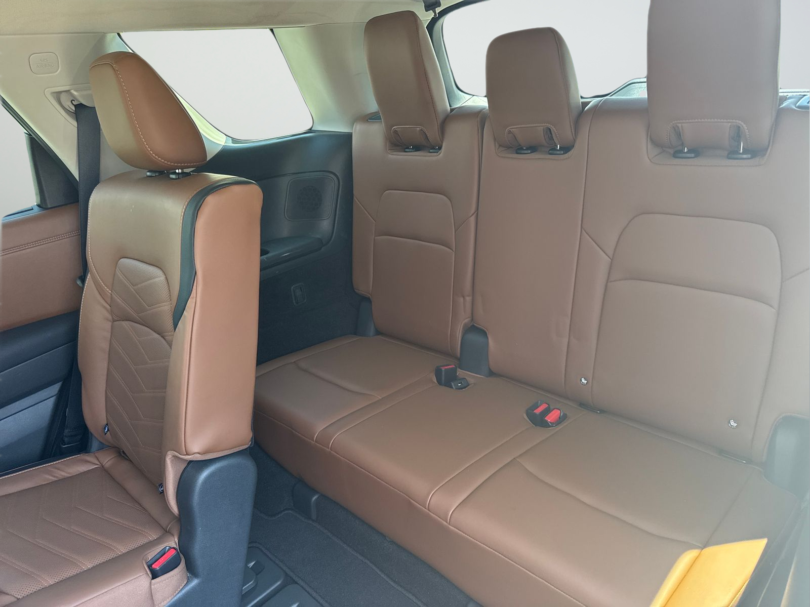 Used 2023 Pearl White Nissan Platinum image 33