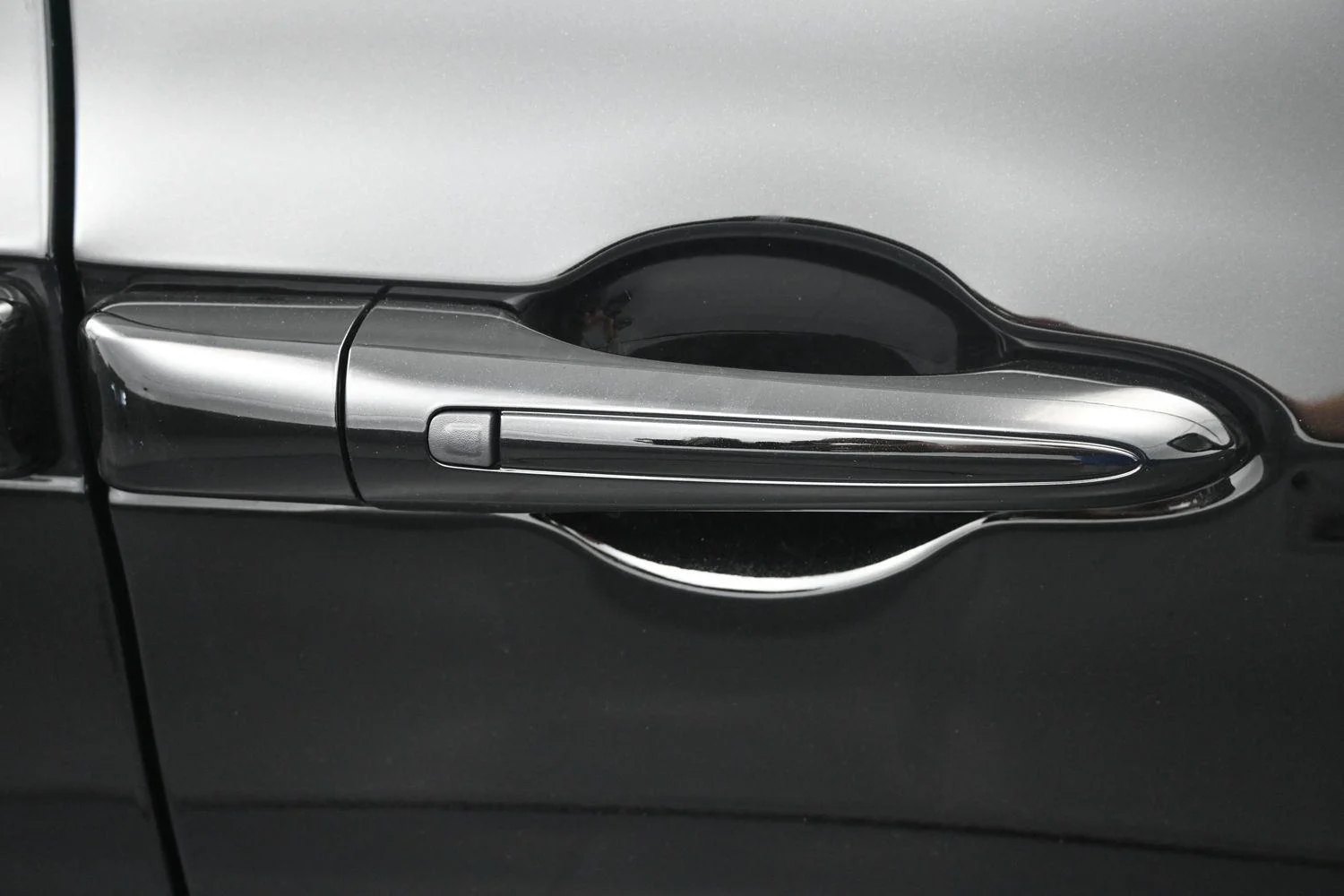 New 2027 Diamond Black Crystal Pearl-Coat Exterior Paint Chrysler Select image 6