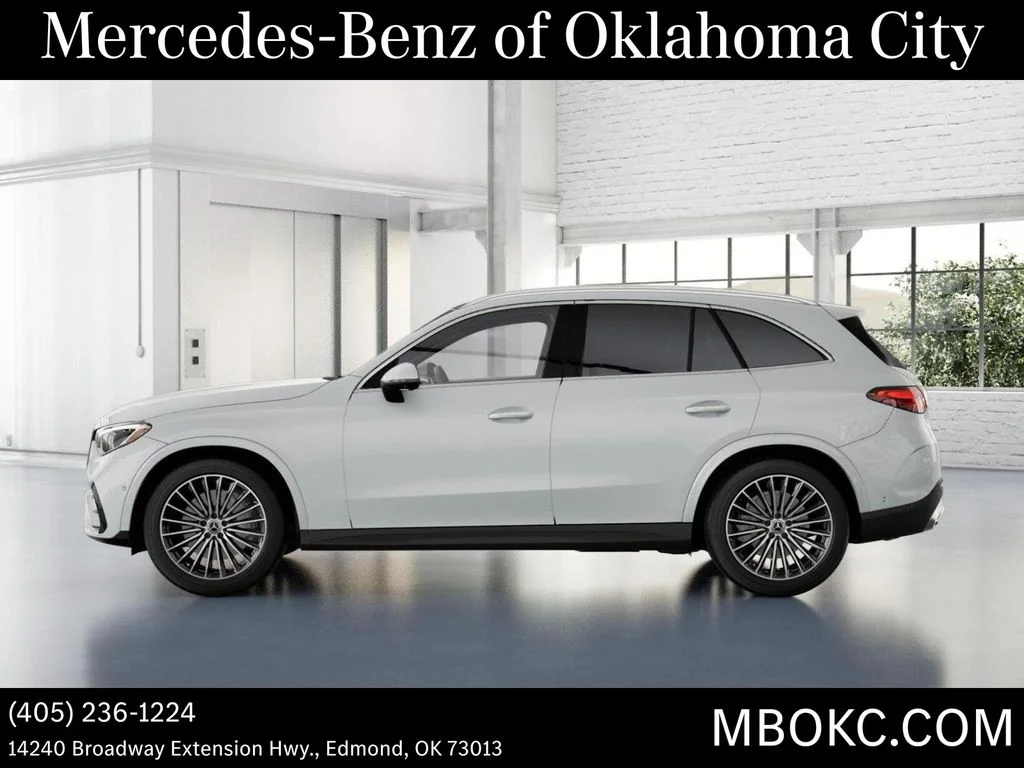 New 2026 MANUFAKTUR Moonlight White Metallic Mercedes-Benz GLC 300 image 35