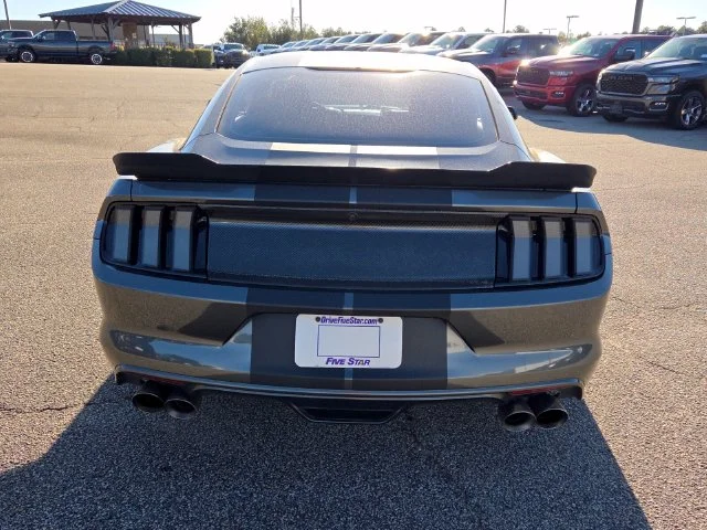 Used 2015  Ford GT image 11