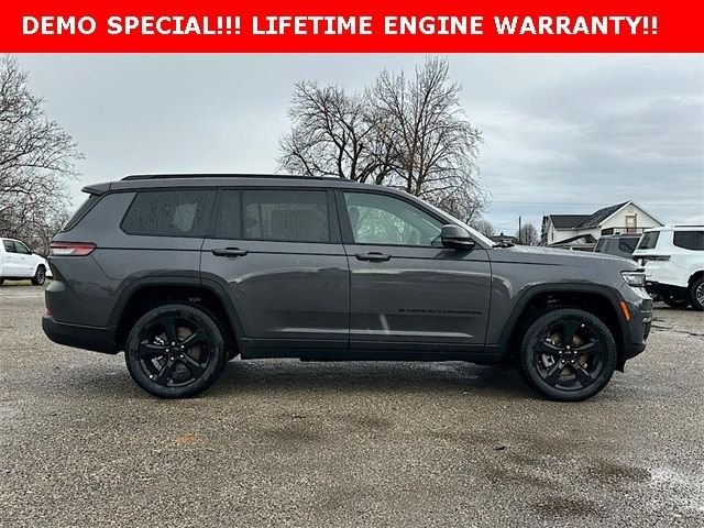 New 2025 Baltic Gray Metallic Clear-Coat Exterior Paint Jeep Limited image 8