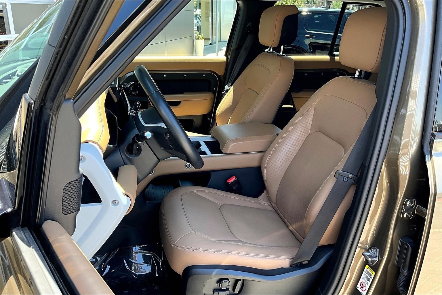 Used 2025  Land Rover S image 24