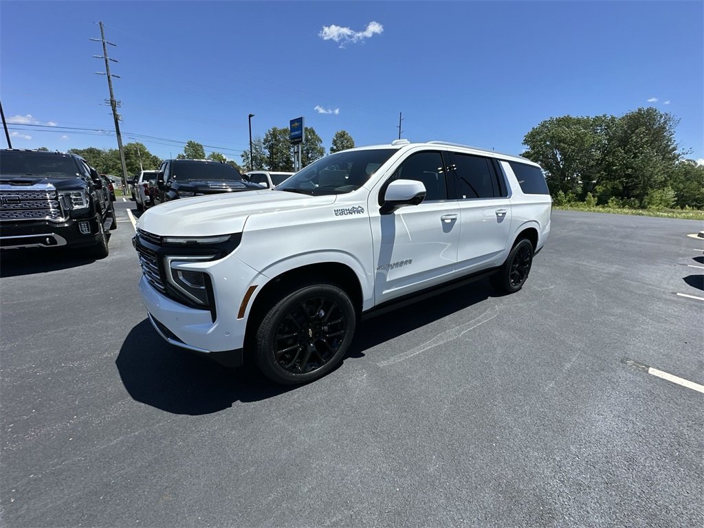 2025 Chevrolet Suburban High Country photo 3