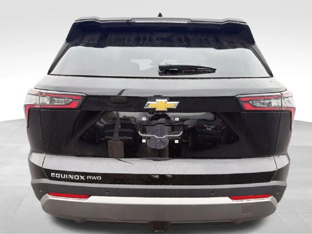 New 2027 Mosaic Black Metallic Chevrolet LT image 4
