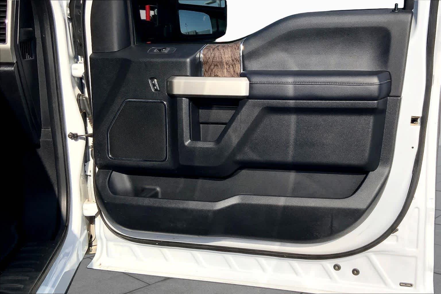 Used 2019 Oxford White Ford LARIAT image 23