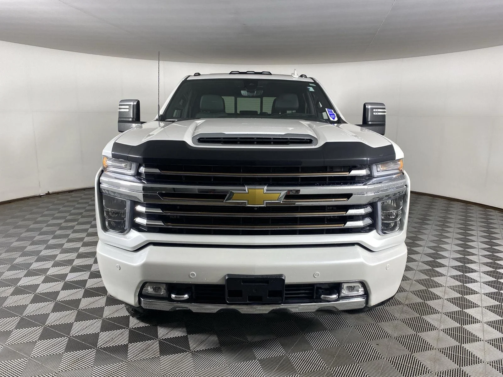 Used 2021 Iridescent Pearl Tricoat Chevrolet High Country image 2