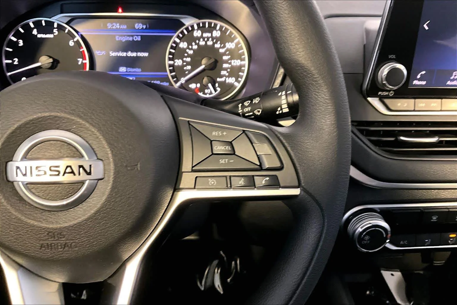 Used 2020 Glacier White Nissan 2.5 S image 25