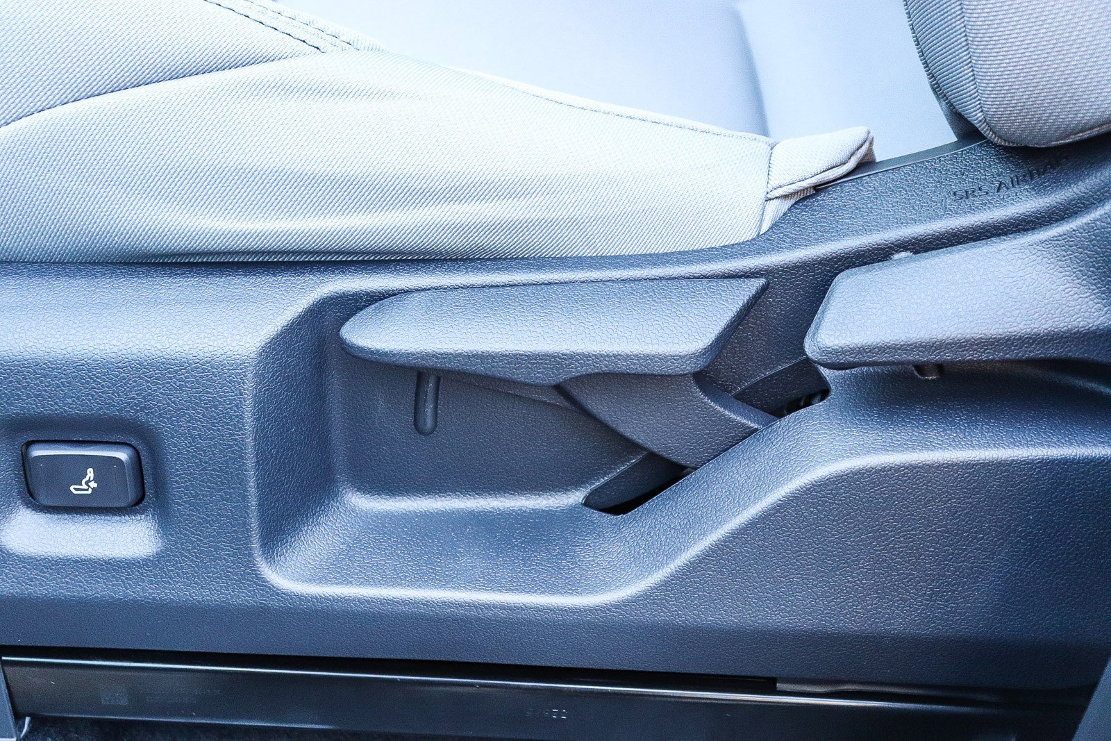 2025 Toyota Tacoma SR5 - Photo 25