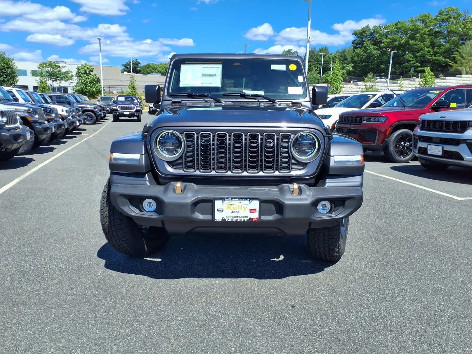 New 2026 Granite Crystal Metallic Clearcoat Jeep 85th Anniversary image 3