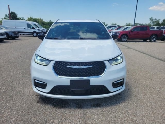 Used 2024 White Chrysler Touring image 18