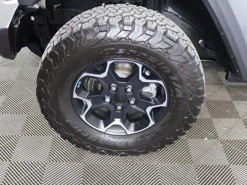 Used 2022 White Jeep Unlimited Rubicon 4xe image 25