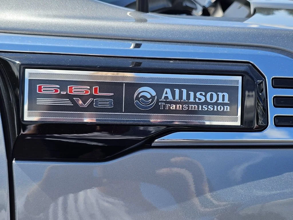 Used 2025 Sterling Metallic GMC SLT image 7