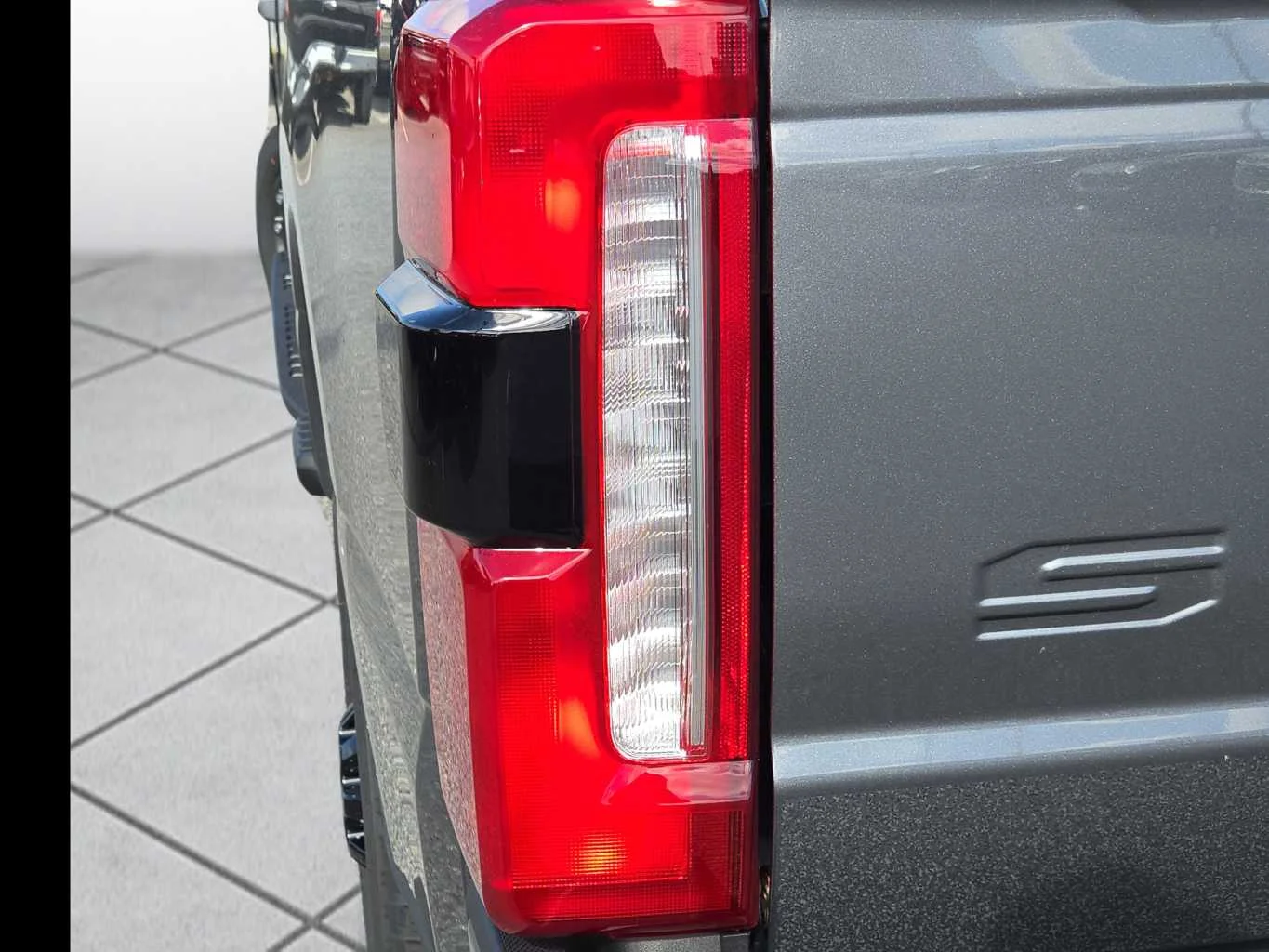 New 2027 Carbonized Gray Metallic Ford F-250® XLT image 16