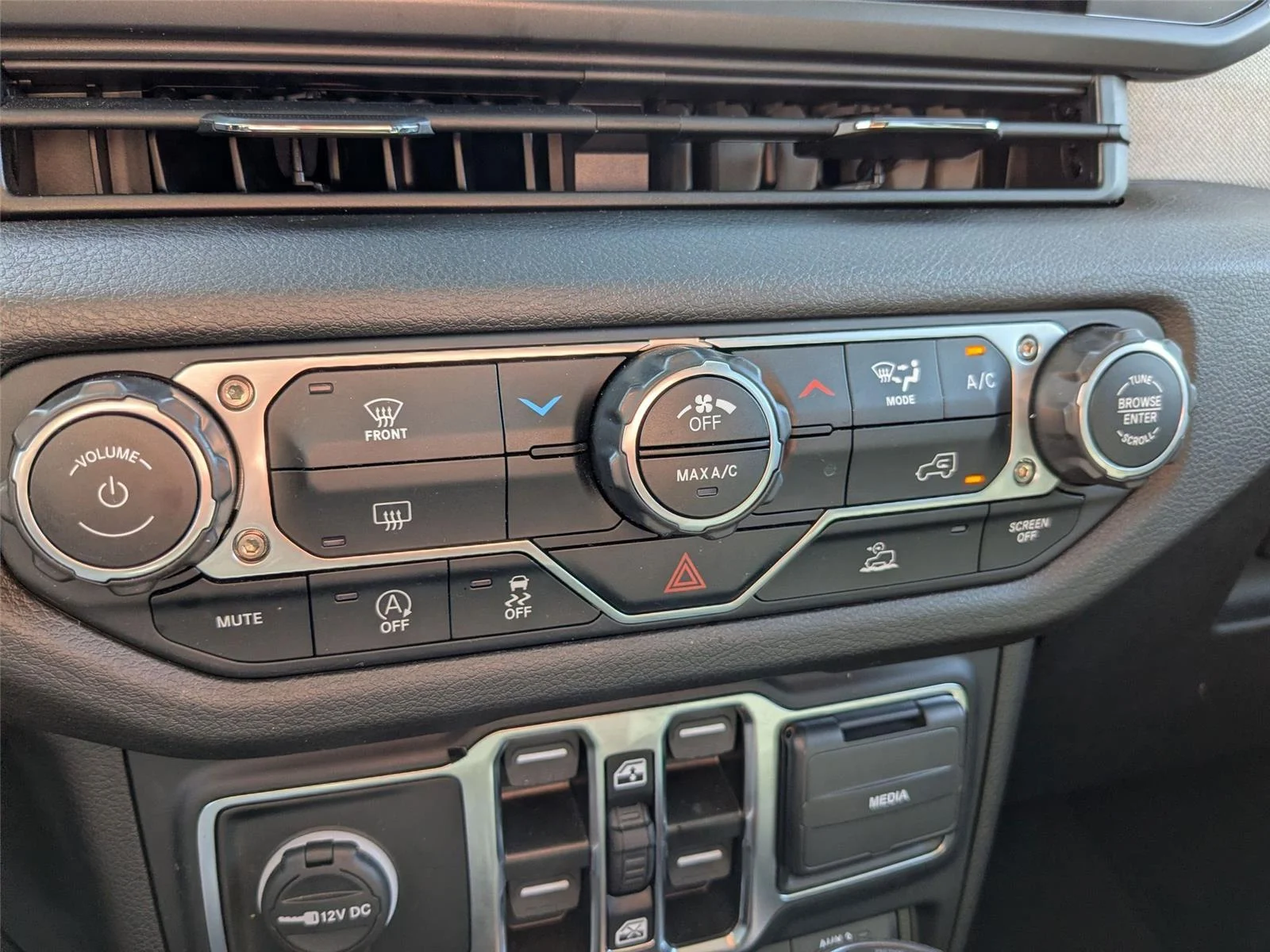 Used 2024 Bright White Clearcoat Jeep Sport S image 21