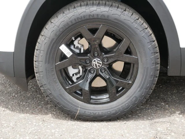 New 2026 White/off-white Volkswagen Peak Edition image 5