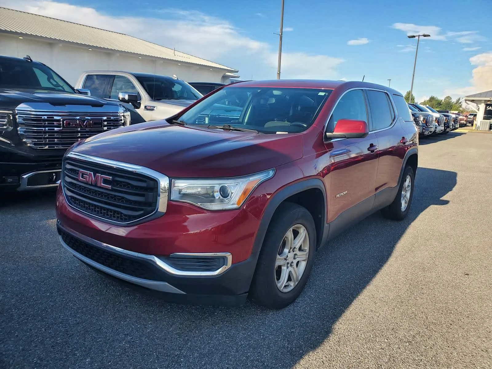 Used 2019 RED QUARTZ TINTCOAT GMC SLE image 1
