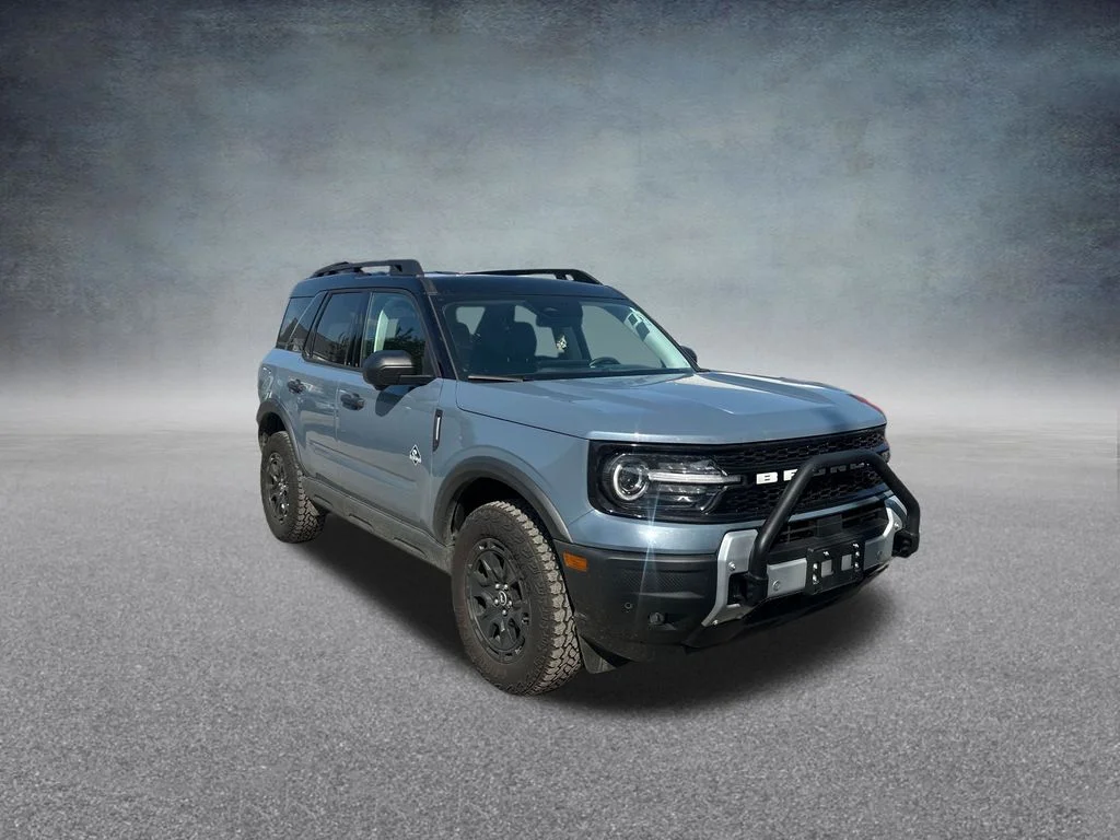 Used 2025 Gray Ford Outer Banks image 38
