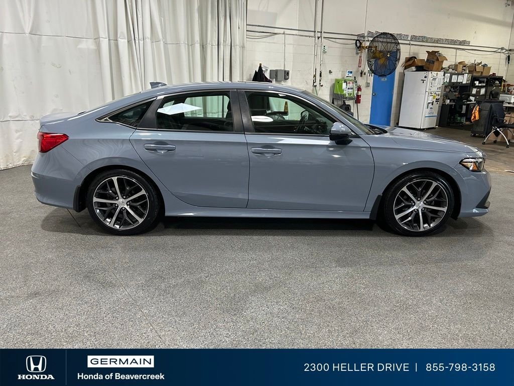 Used 2022 Sonic Gray Pearl Honda Touring image 9