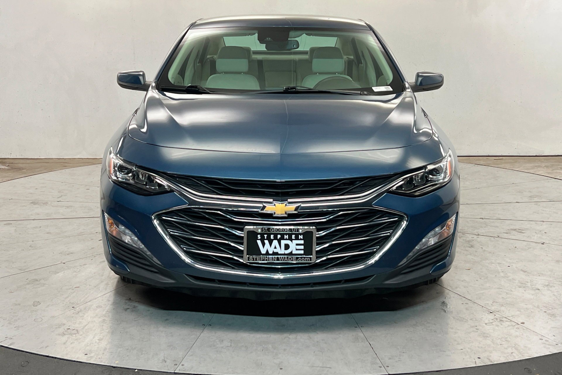 Used 2024 Lakeshore Blue Metallic Chevrolet LT image 9