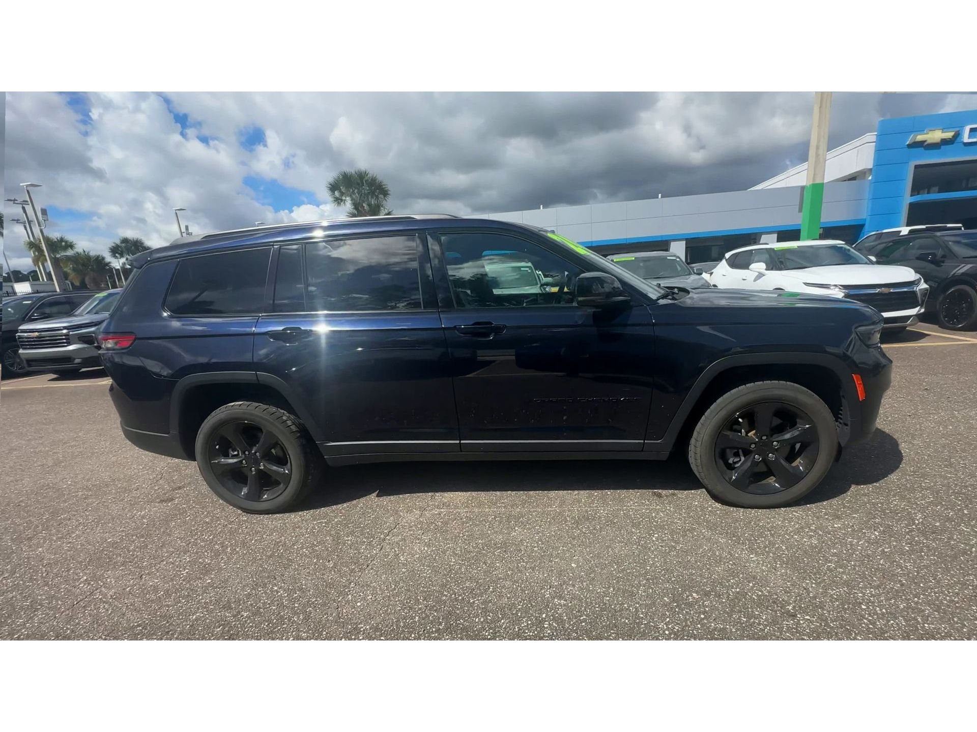Used 2024 Black Jeep Limited image 9