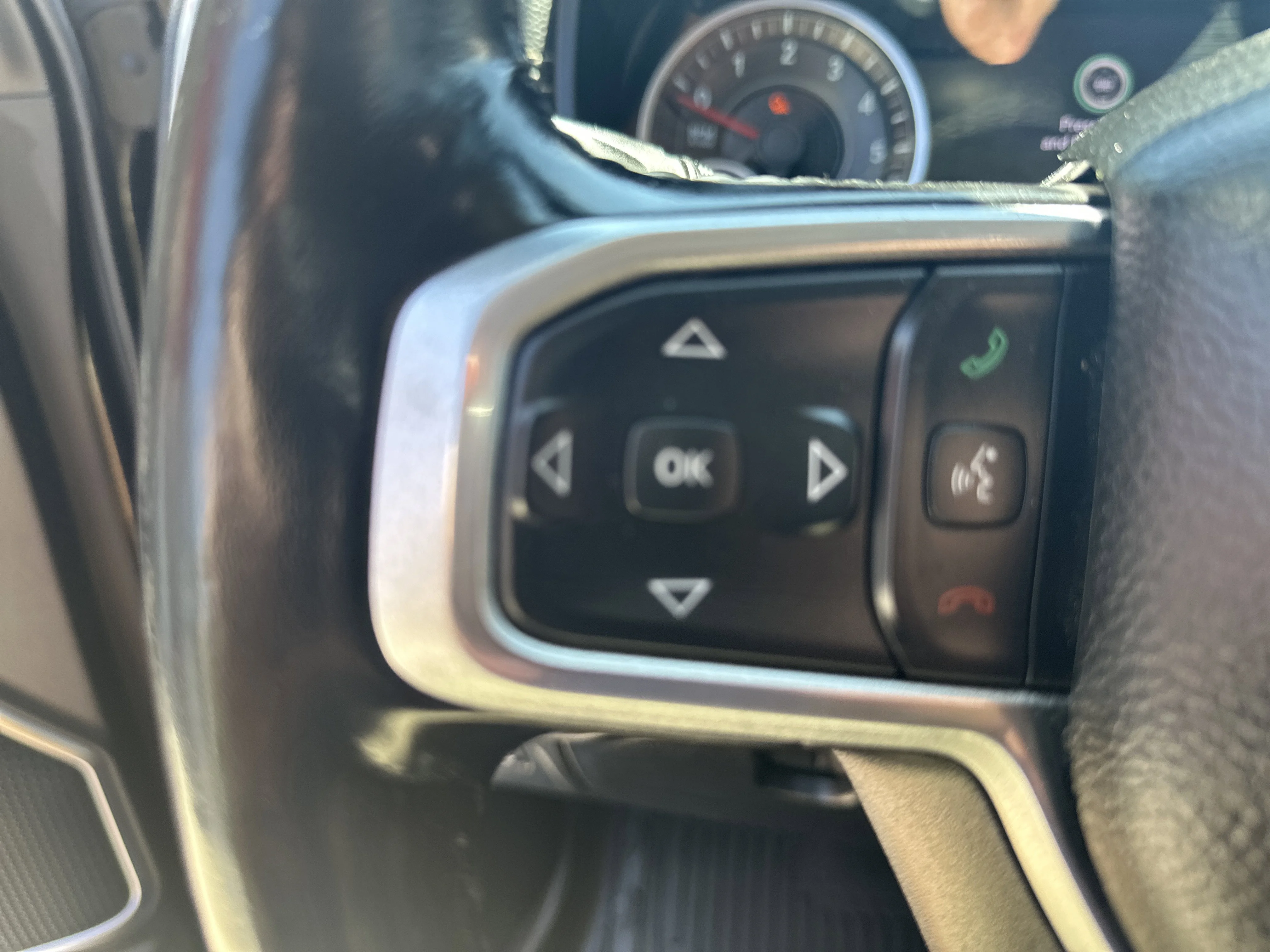 Used 2020 Diamond Black Crystal Pearlcoat Ram Laramie image 3