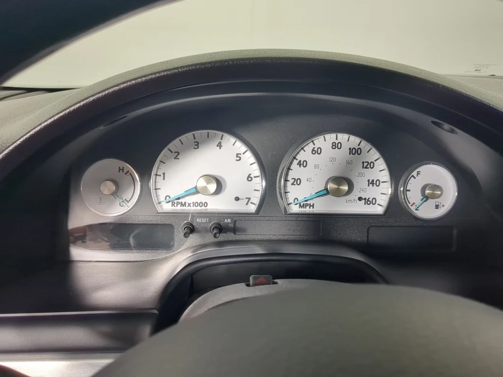 Used 2003 Gray Ford Premium Hardtop image 24
