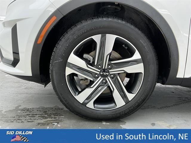 Used 2023 Snow White Pearl Kia SX Prestige image 18