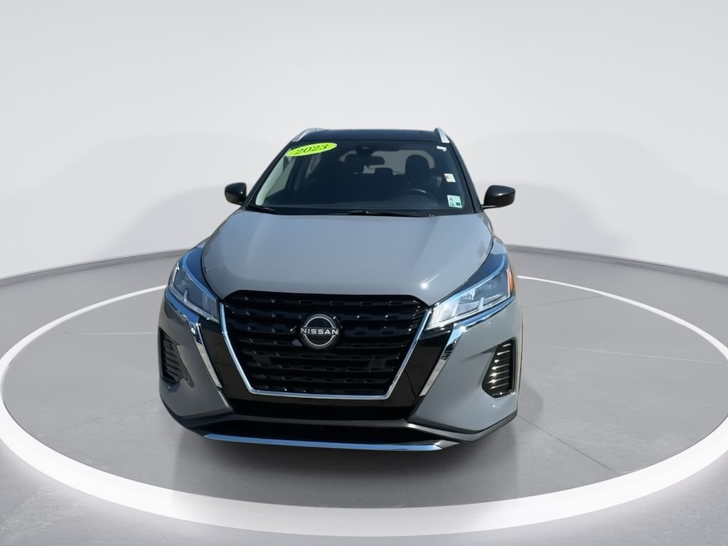 Used 2023 Gray Nissan SV image 3