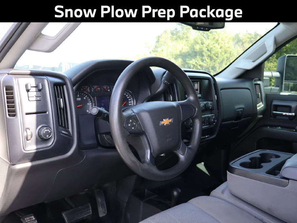 Used 2015 White Chevrolet Work Truck image 5
