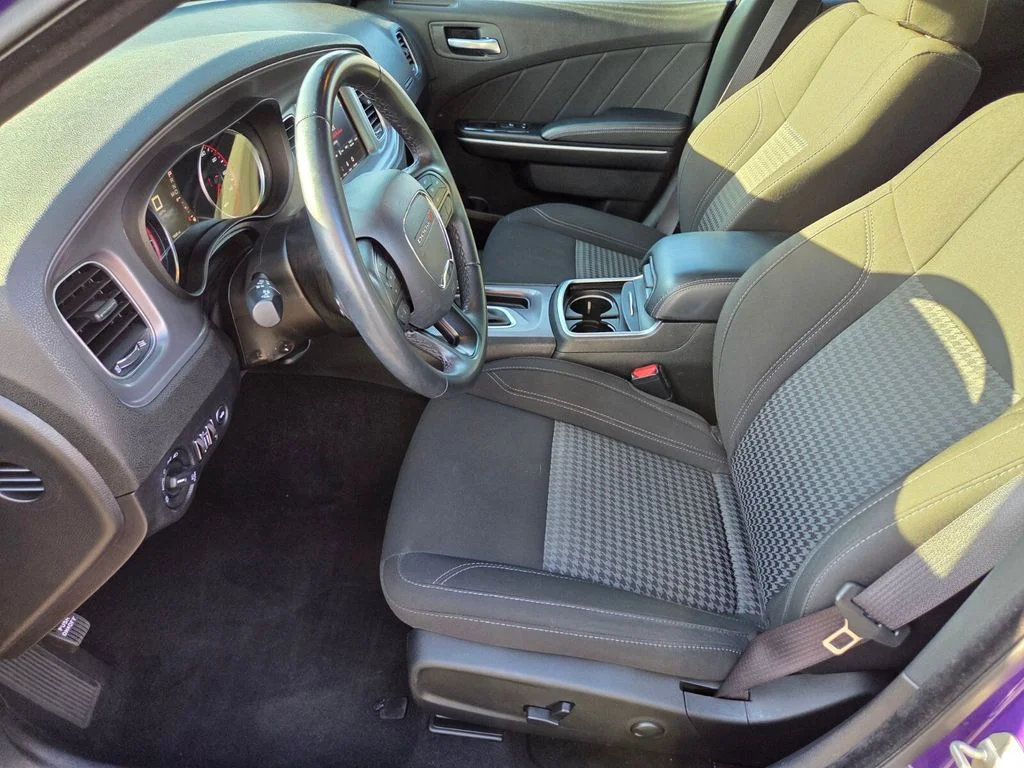 Used 2023 Purple Dodge SXT image 13