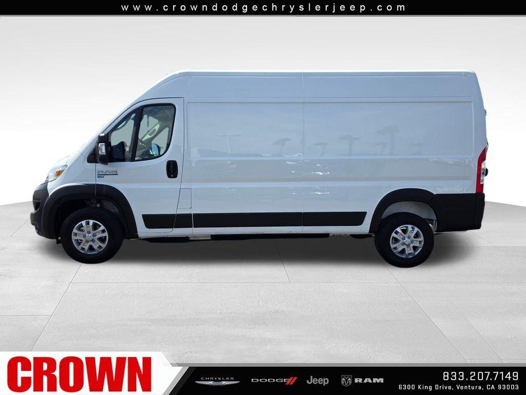New 2025 Bright White Clear-Coat Exterior Paint RAM Tradesman image 4