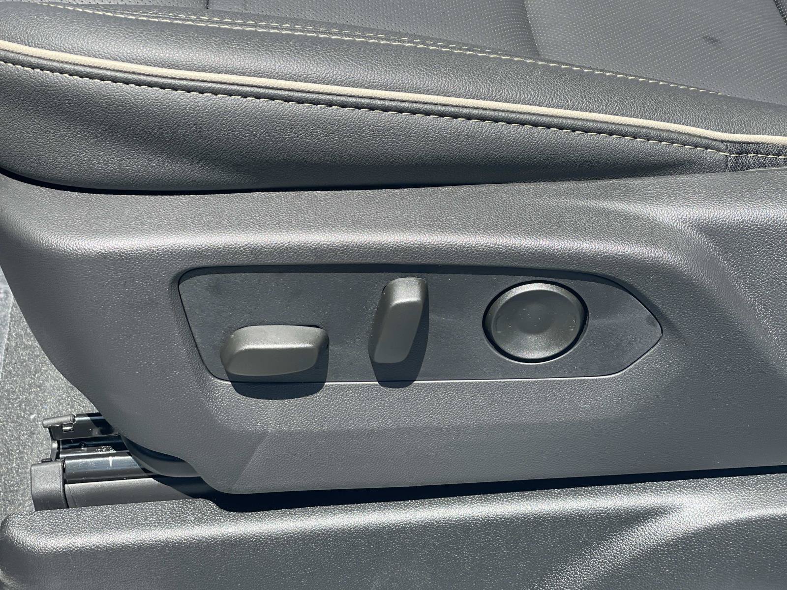 2026 GMC Yukon XL Elevation - Photo 20