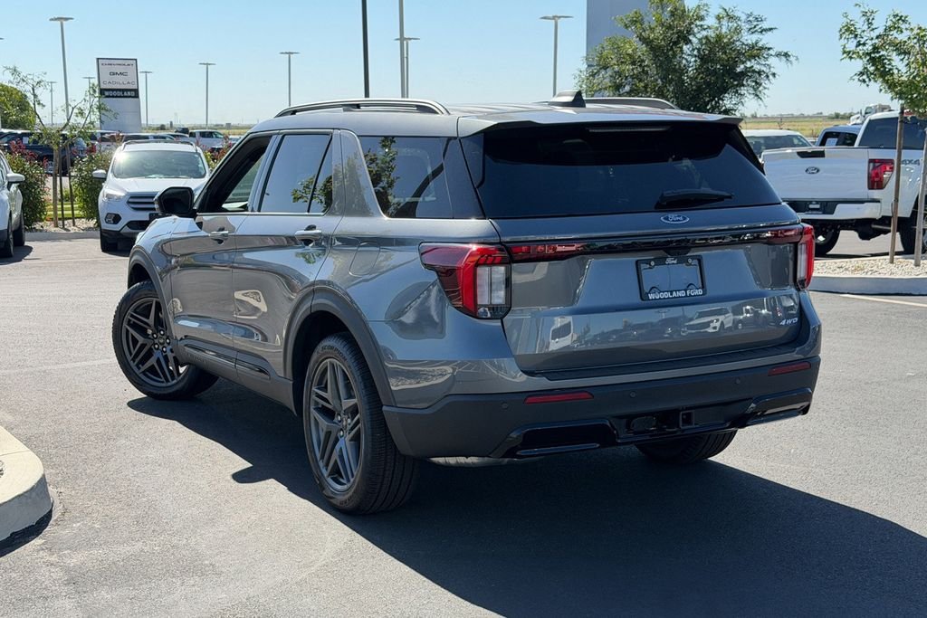New 2026 Carbonized Gray Metallic Ford ST-Line image 9