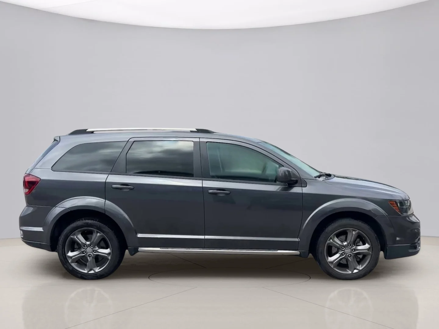 Used 2015 Gray Dodge CROSSROAD image 7