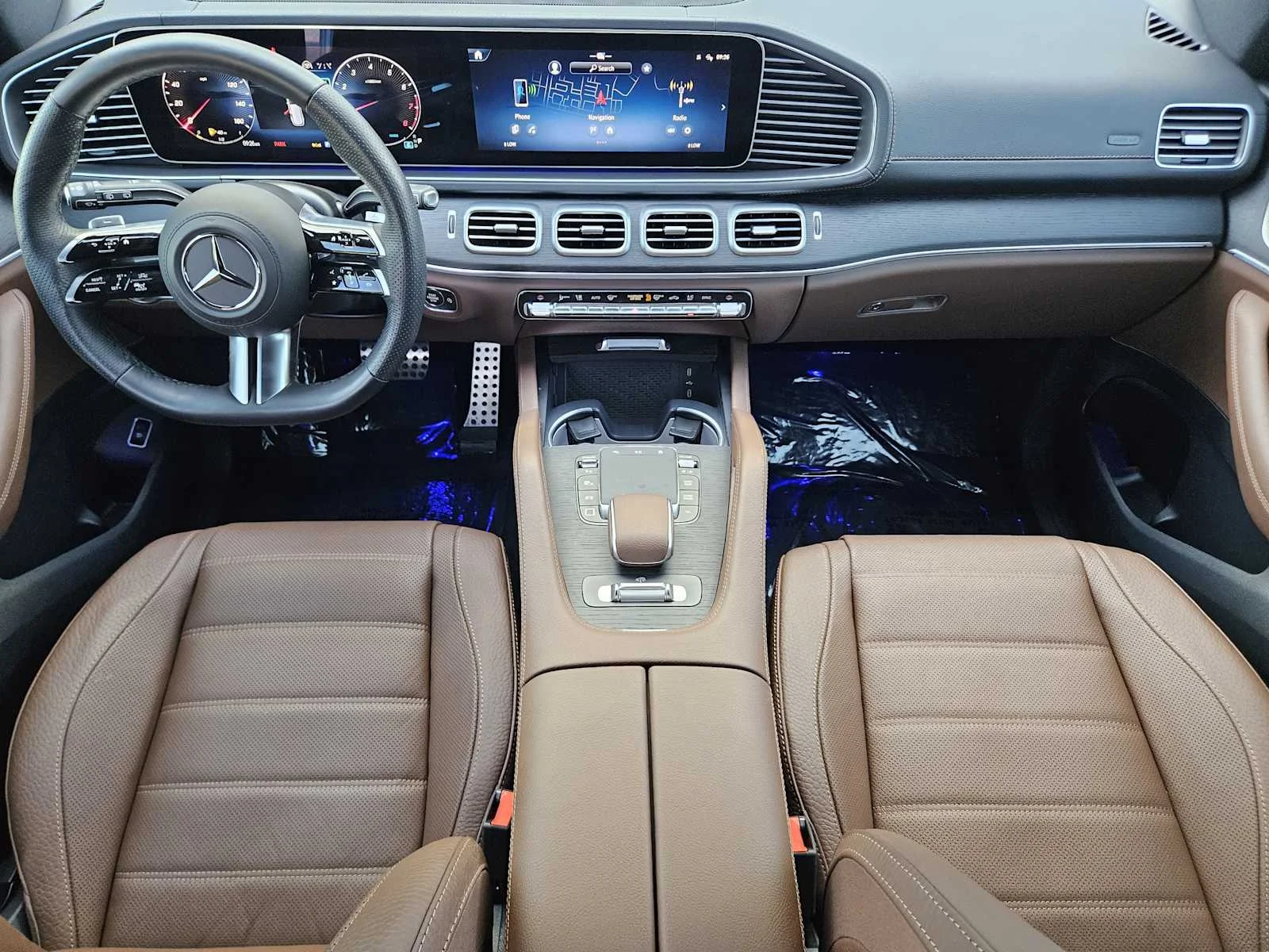 Used 2026 MANUFAKTUR Moonlight White Metallic Mercedes-Benz GLS 580 image 20