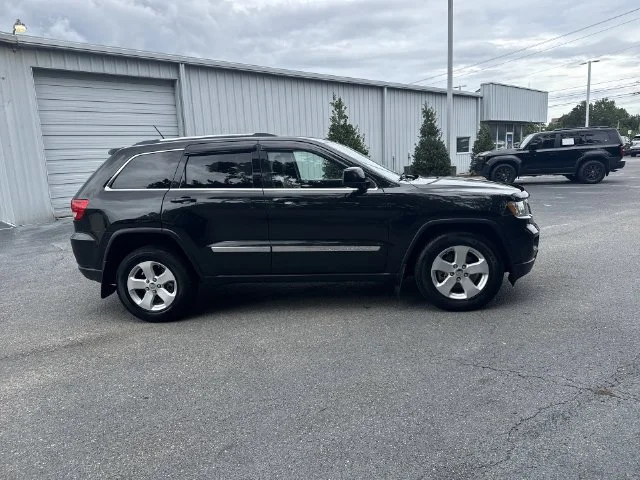 Used 2012 Black Jeep Laredo image 4