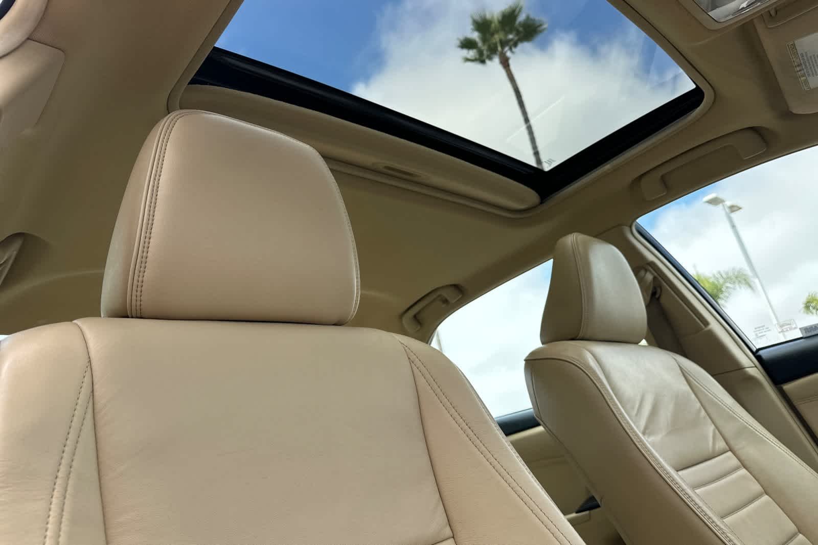 Used 2015 Blizzard Pearl Toyota XLE image 16