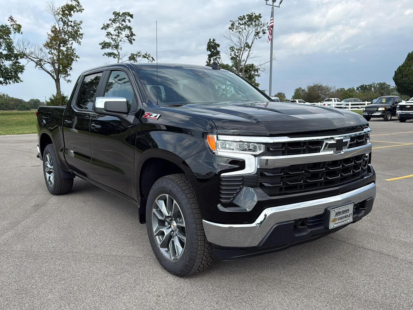 2026 Chevrolet Silverado 1500 LT - Photo 2
