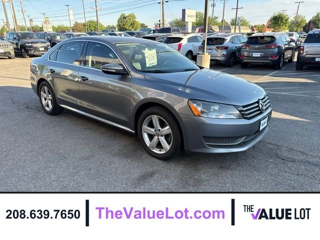 Used 2012 Gray Volkswagen 2.5 SE image 2