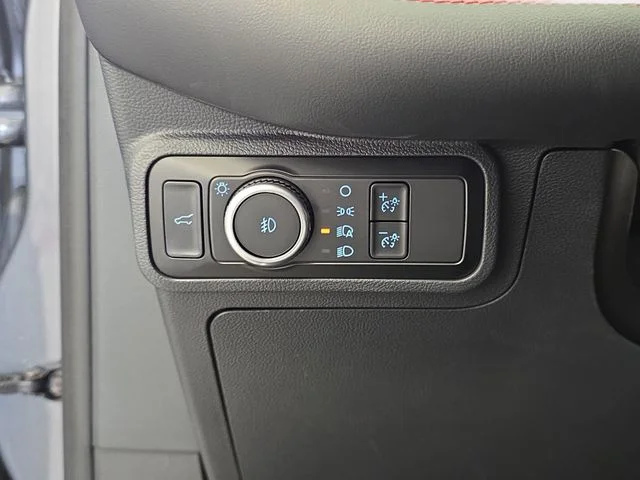 Used 2025 Gray Ford ST-Line image 27