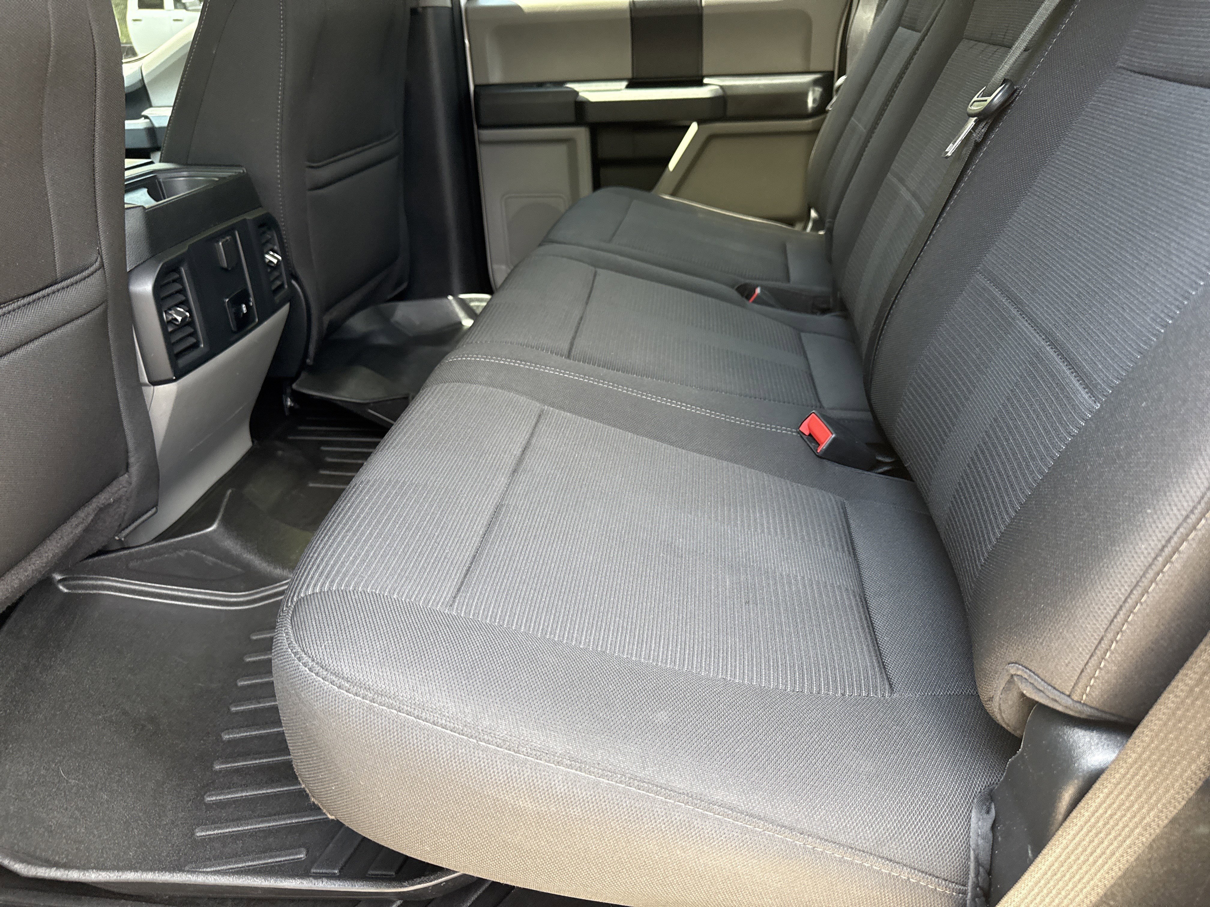 Used 2018 Oxford White Ford XL image 19