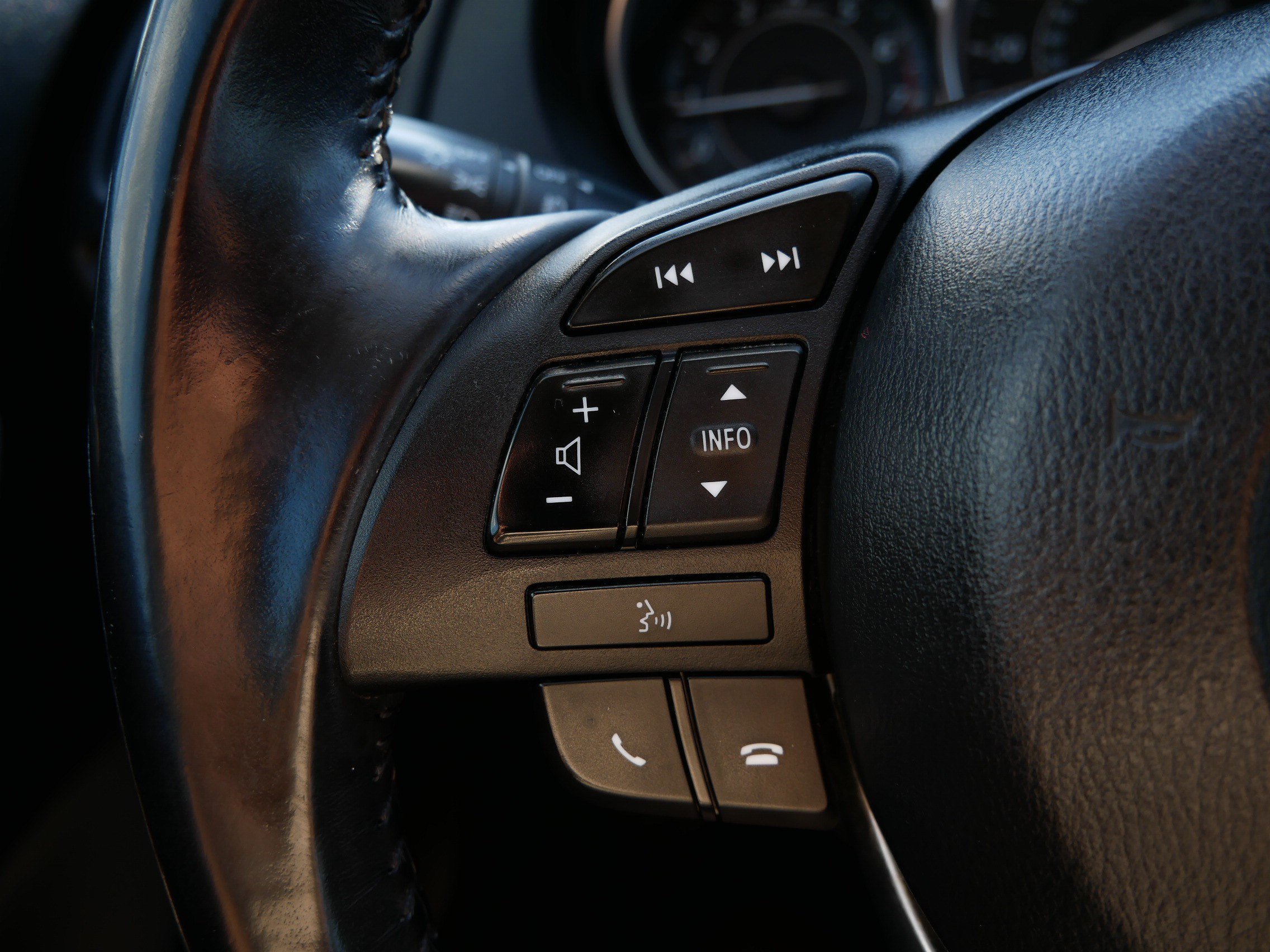 Used 2015 Meteor Gray Mica Mazda i Touring image 28