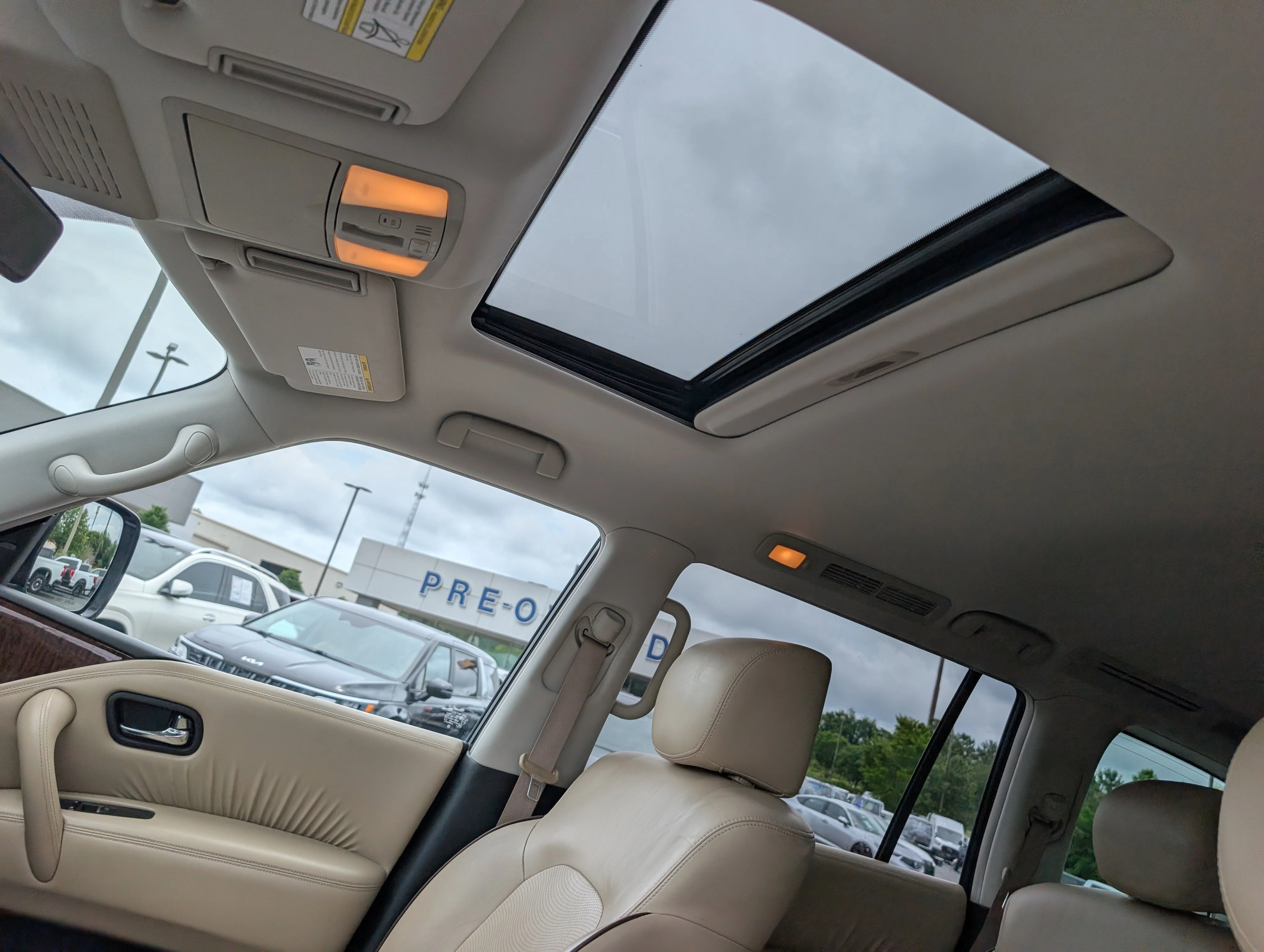 Used 2018 Gun Metallic Nissan Platinum image 20
