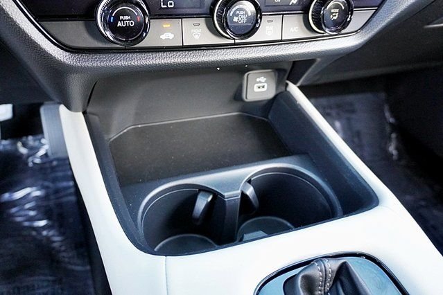 Used 2025 Gray Honda LX image 27