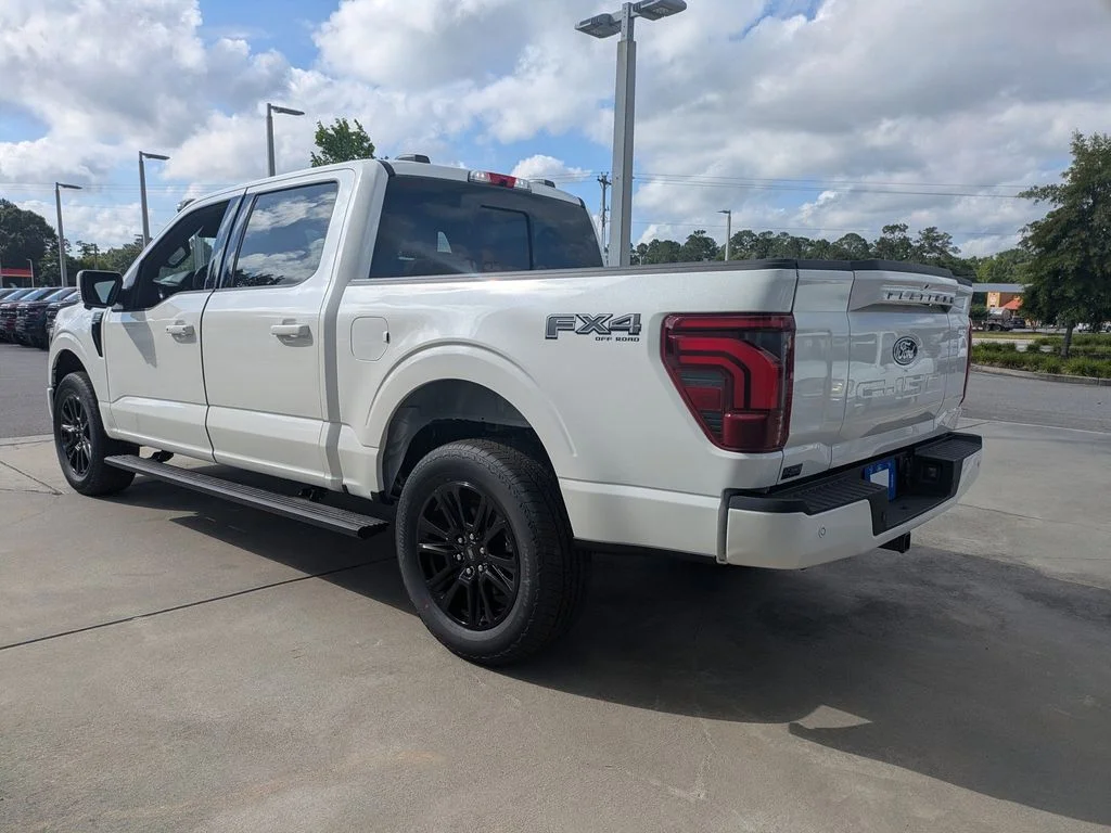 New 2026 Star White Metallic Tri-Coat Ford Platinum image 6