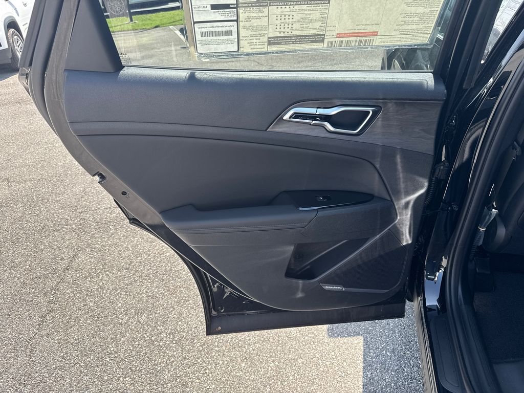 Used 2025 Black Kia X-Pro Prestige image 22