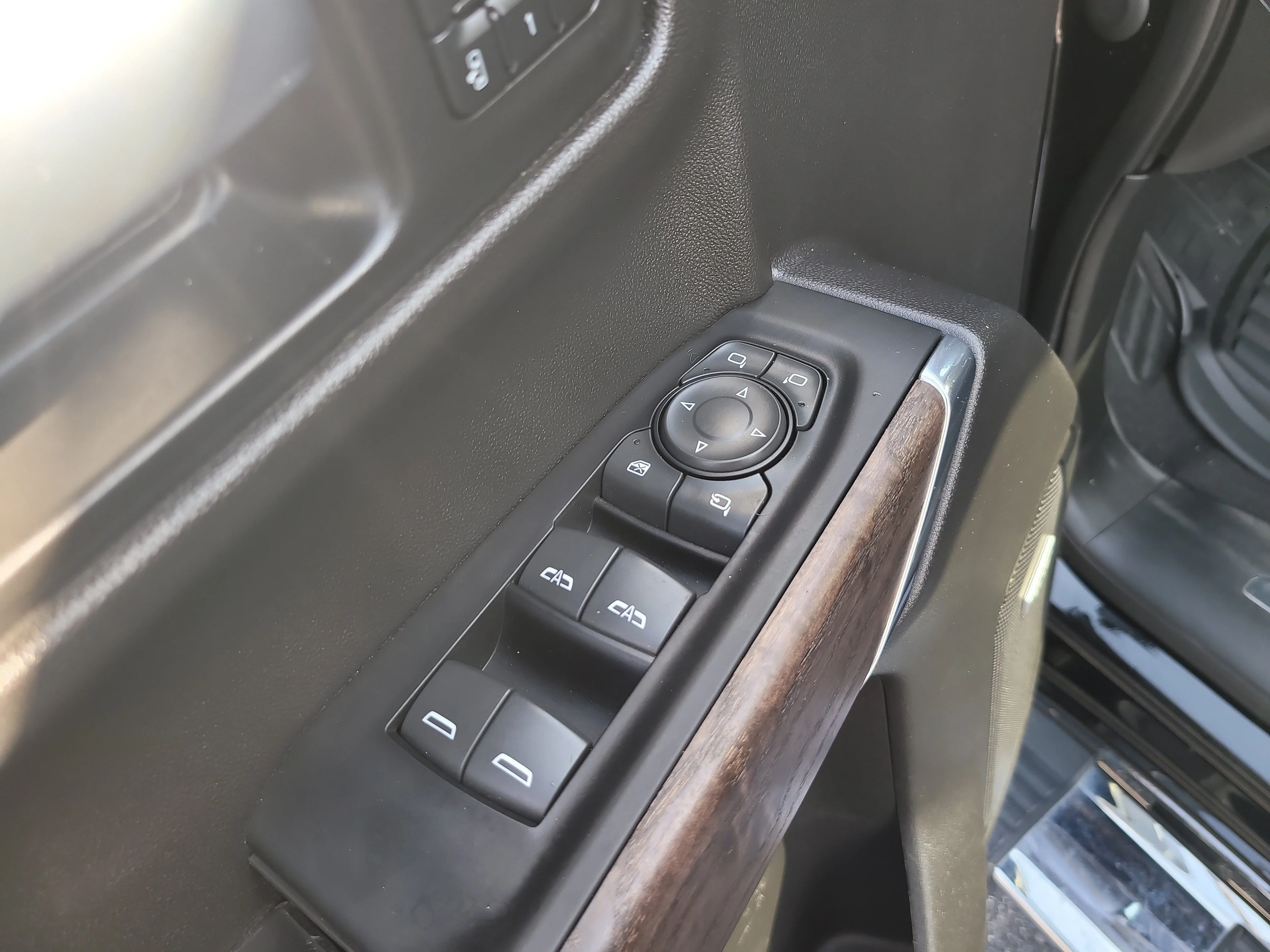 Used 2022 Onyx Black GMC Denali image 17