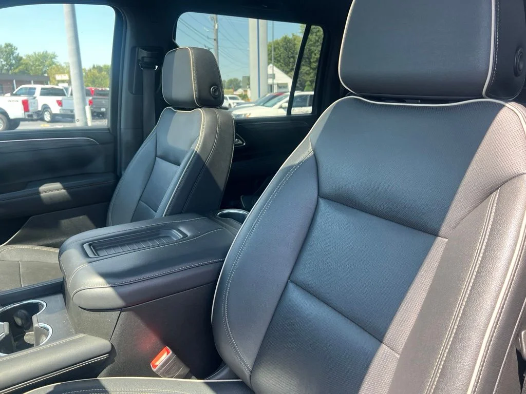 Used 2023 Silver GMC SLT image 11