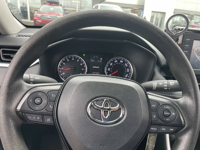 Used 2021 Midnight Black Metallic Toyota LE image 33